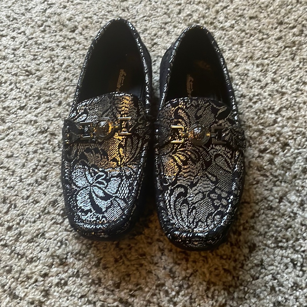 Loafers for boys size 3 M